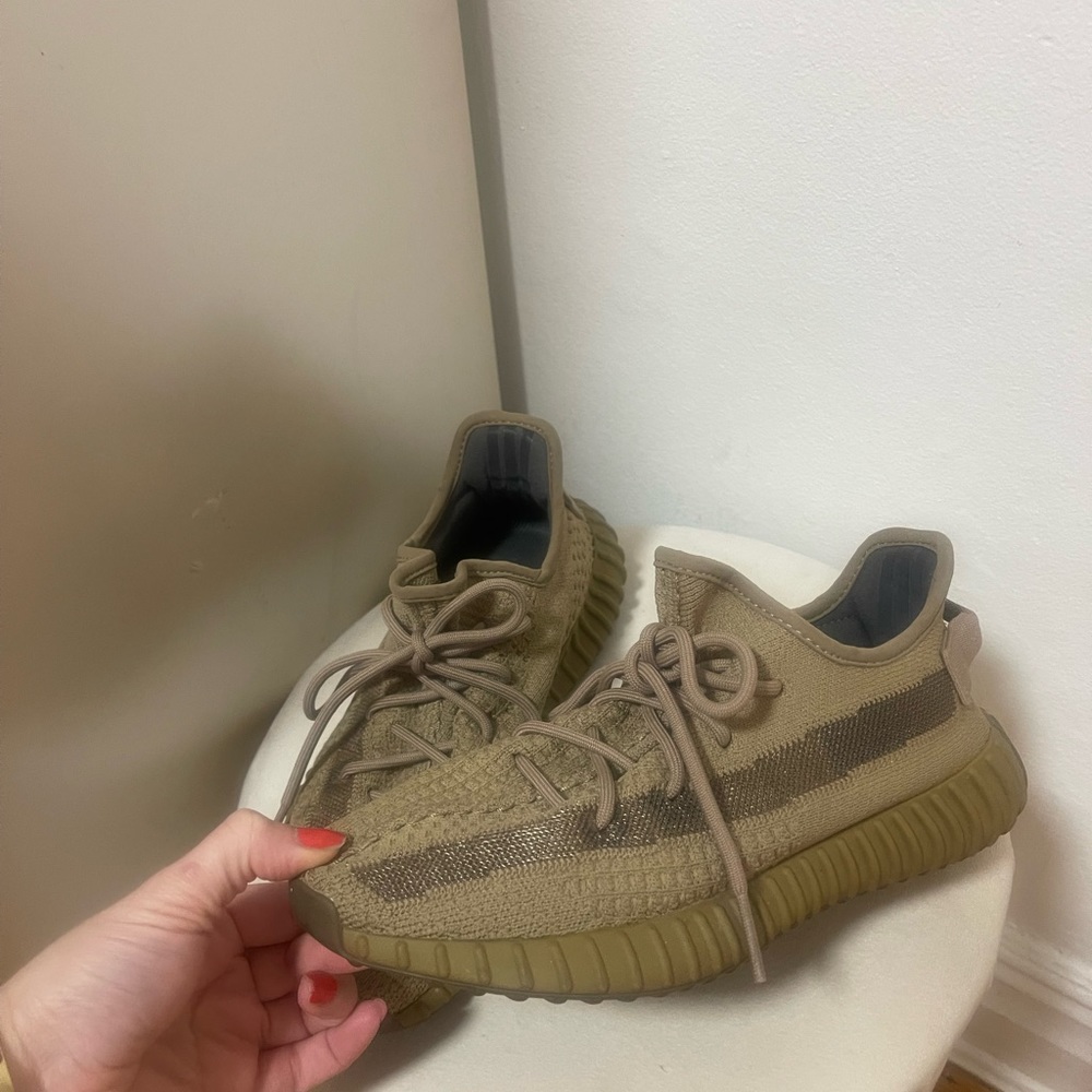 Yeezys size 6/12 US